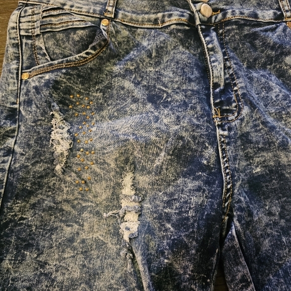 NWT Benava Butt Lifting Jean Shorts Acid Wash Stretchy Size 20 - Picture 13 of 16